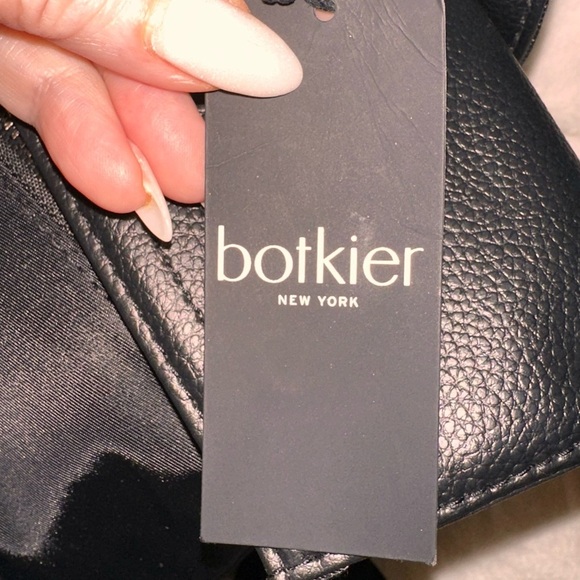 BOTKIER NEW YORK COUTURE AUTH-BLACK SLEEK PRADA LIKE NYLON TEXTURE LIGHT FEEL - Picture 3 of 12